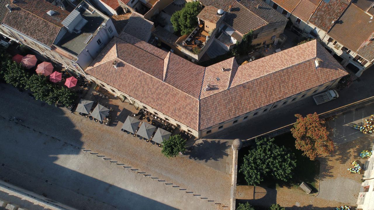 Boutique Hotel Des Remparts & Spa 艾格-莫尔特 外观 照片