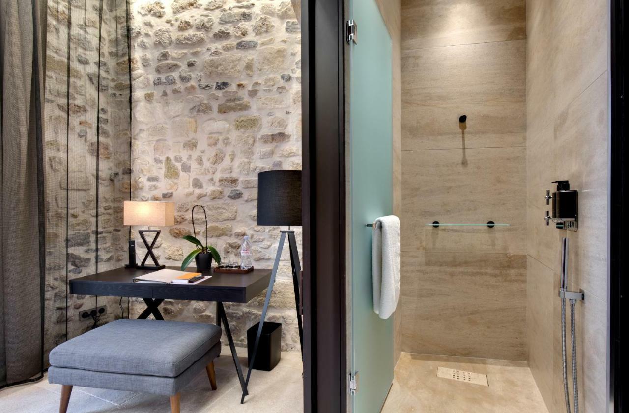 Boutique Hotel Des Remparts & Spa 艾格-莫尔特 外观 照片